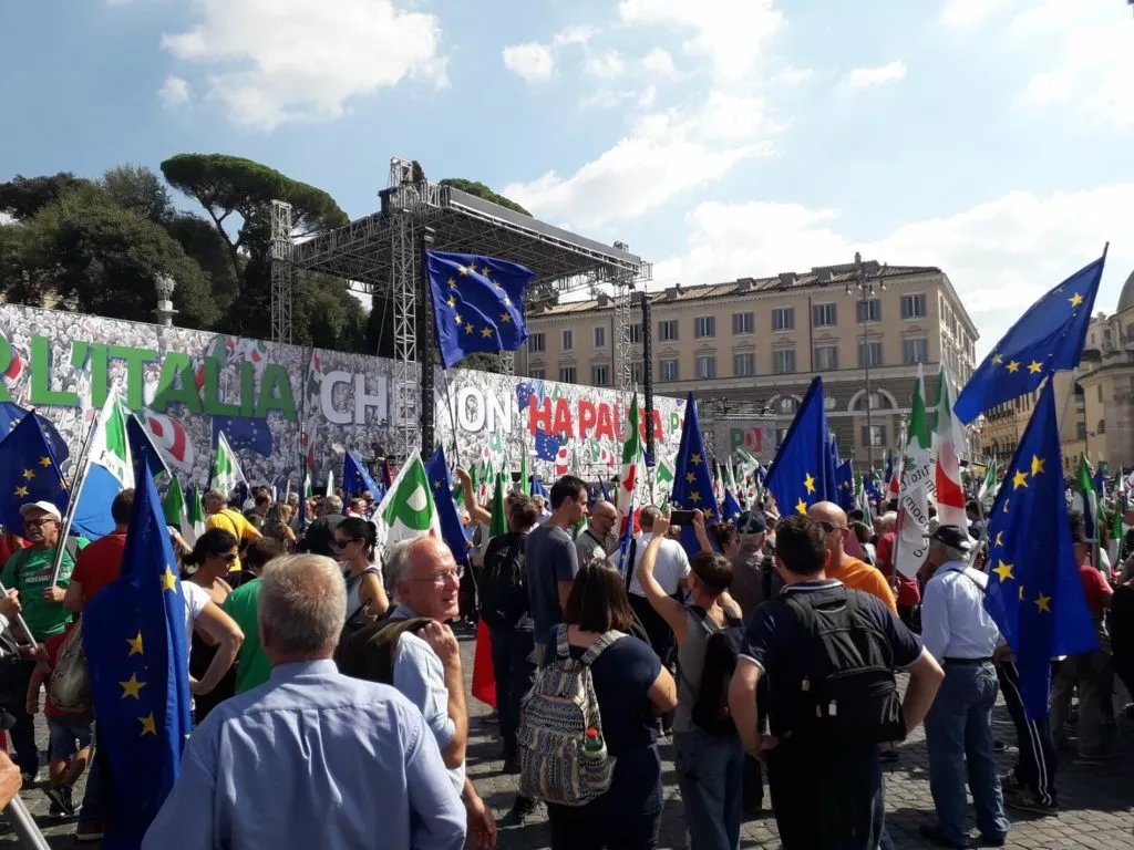 Il Pd scende in piazza per dire no all'Italia | Rec News dir. Zaira Bartucca