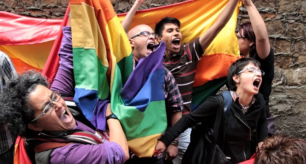 “Lobby gay”, l’esercito con teorici, uomini e mezzi di assalto | Rec News dir. Zaira Bartucca