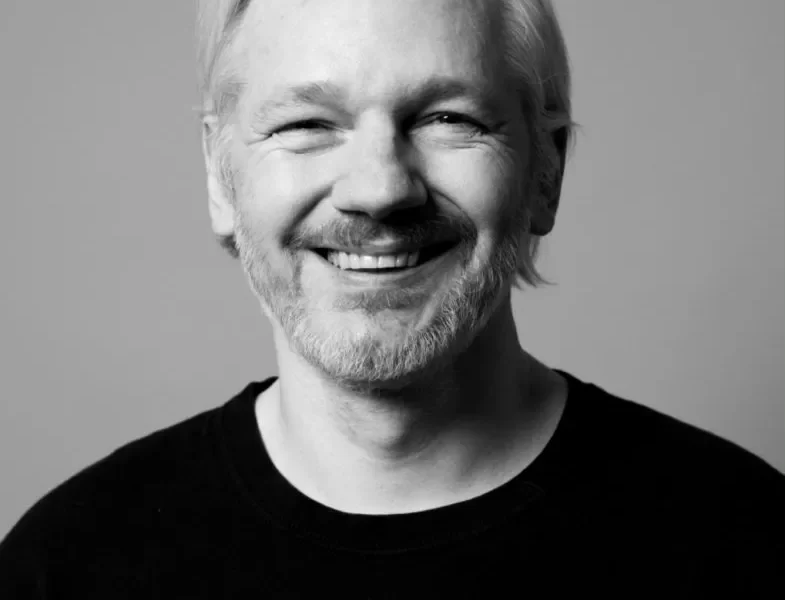 Ad Assange il Premio per i paladini della libera informazione | Rec News dir. Zaira Bartucca
