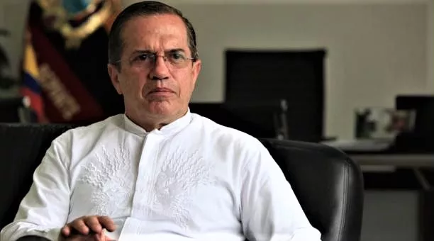 Ecuador, Moreno fa fuori gli oppositori. Arrestato Ricardo Patiño | Rec News dir. Zaira Bartucca