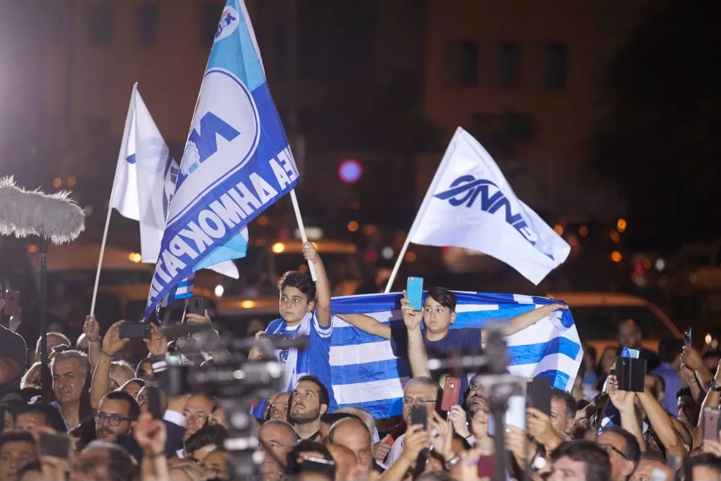 Le prime parole di Mitsotakis dopo la vittoria. E la Grecia festeggia (gallery) | Rec News dir. Zaira Bartucca