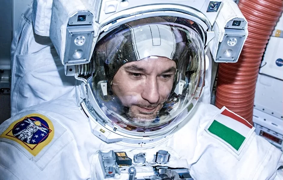 Beyond, il comando della Iss passa a Parmitano. Dirigerà il lavoro di Expedition 61 | Rec News dir. Zaira Bartucca