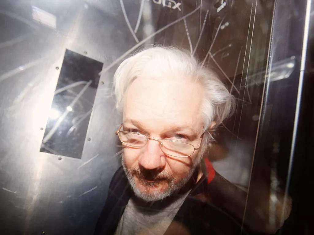 Più di mille giornalisti insieme per dire no alla detenzione di Assange | Rec News dir. Zaira Bartucca