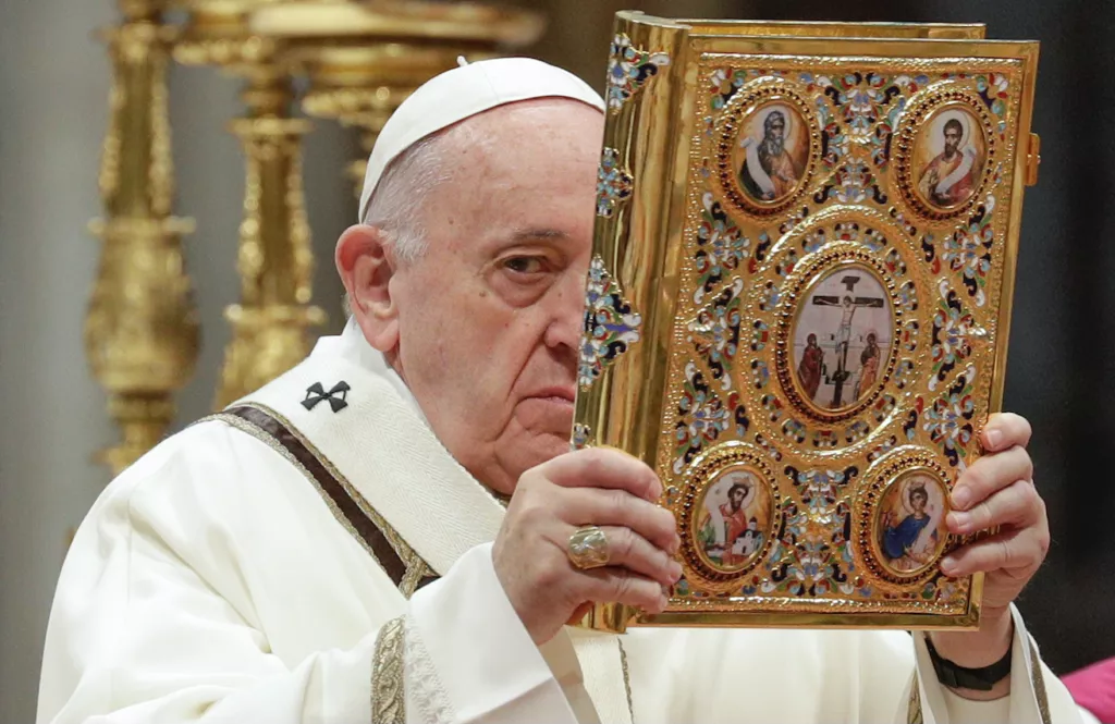 Le scelte incomprensibili di Papa Francesco per il nuovo Messale Romano | Rec News dir. Zaira Bartucca