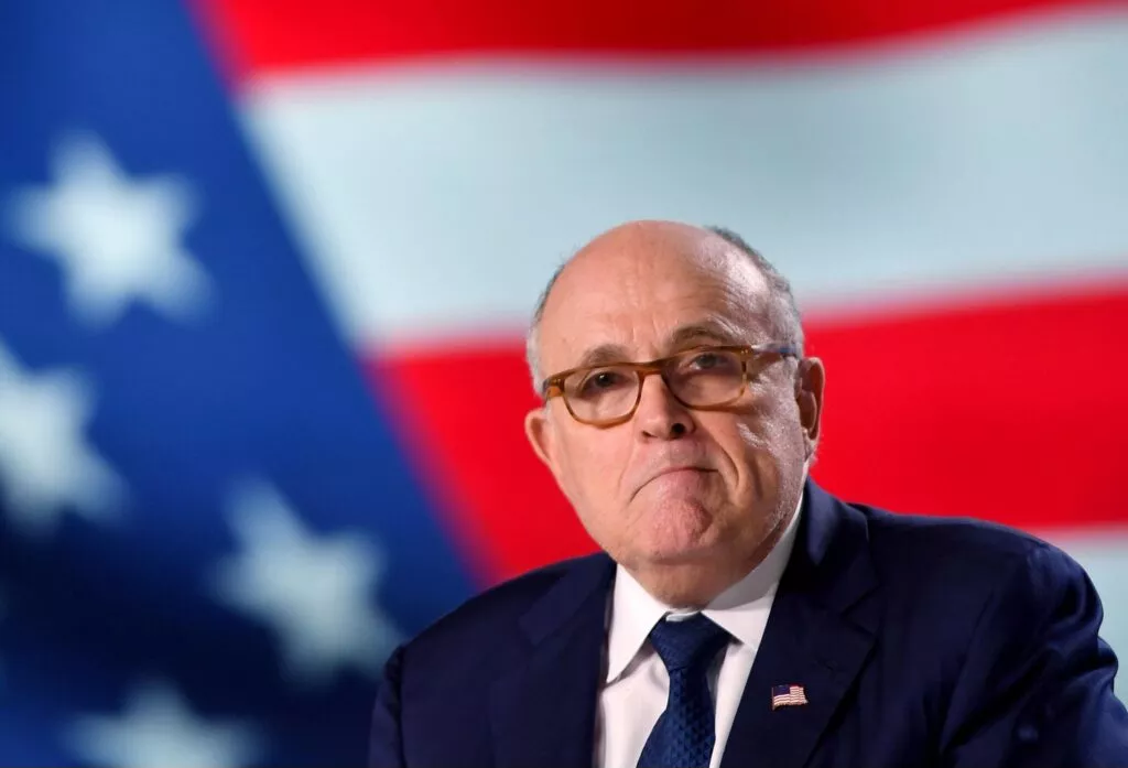 Rudolph Giuliani: "Brogli, hanno votato anche i morti. Da lunedì partono le azioni legali" | Rec News dir. Zaira Bartucca