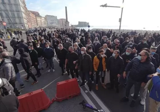 Chiusure, nuove proteste dei ristoratori a Napoli | Rec News dir. Zaira Bartucca