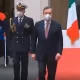 Draghi ignora la bandiera nel corso del cerimoniale (video)