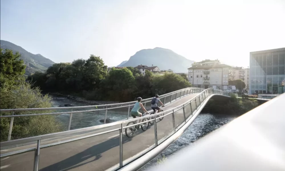 Paesaggi, arte e bicicletta, Bolzano riparte dal tempo libero | RN dir Zaira Bartucca