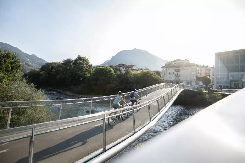 Paesaggi, arte e bicicletta, Bolzano riparte dal tempo libero | RN dir Zaira Bartucca