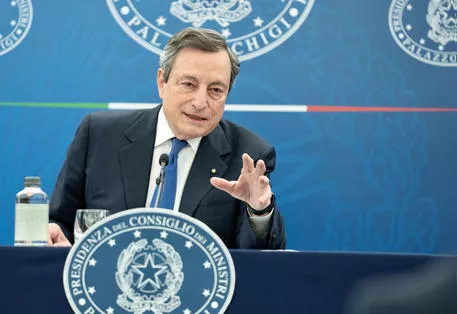 Draghi sfida le libertà costituzionali: "Pass tra regioni di colori diverso" | RN dir Zaira Bartucca