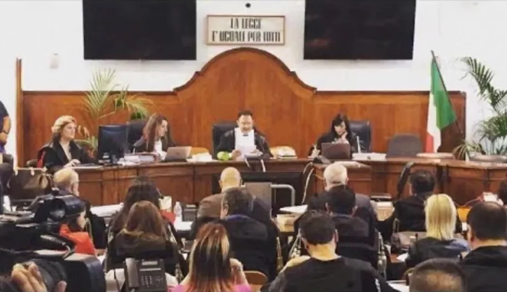 Processo Xenia, il momento della requisitoria: "A Riace cattiva gestione dei fondi, prestanomi e sistema clientelare" | Rec News dir. Zaira Bartucca