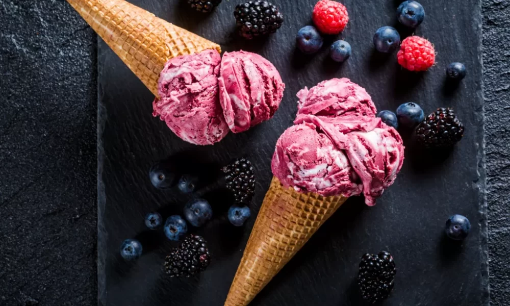 Fatto in casa, senza addensanti chimici e senza macchina: il gelato (con frutta fresca) in tre ingredienti | Rec News dir. Zaira Bartucca