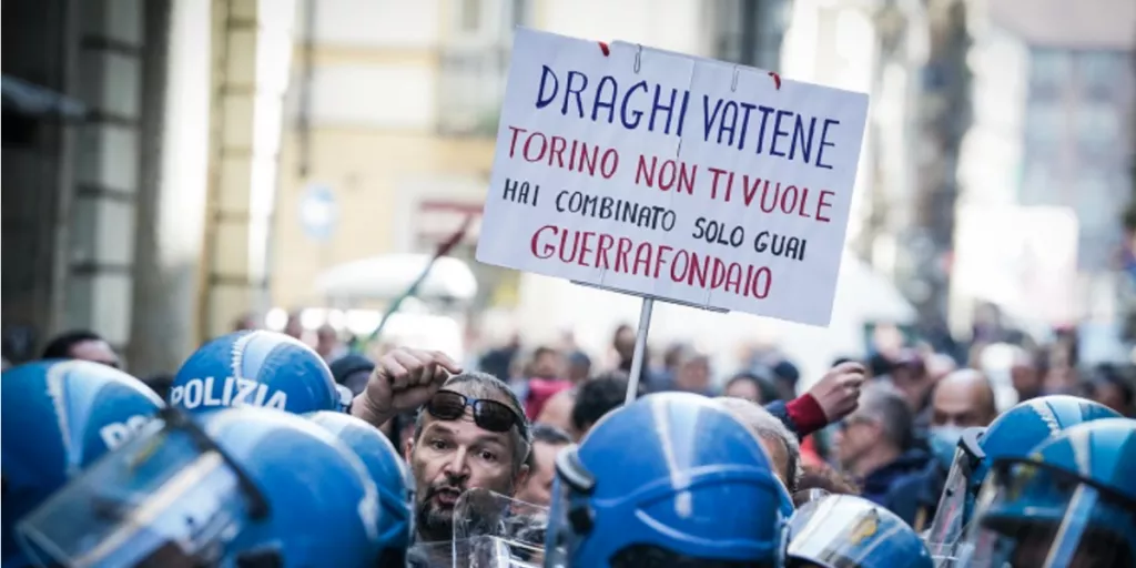 Draghi contestato a Torino. In città per il Patto, ma la folla lo accoglie imprecando | Rec News dir. Zaira Bartucca