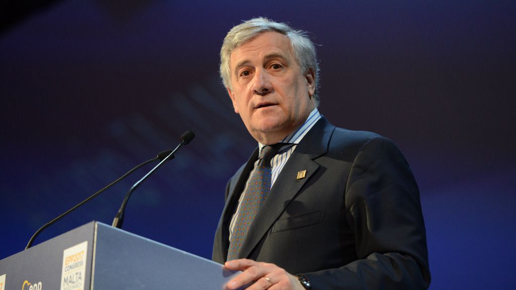 Sbarchi incontrollati, Tajani: "Viaggi organizzati, altro che disperati. Ora fermare le barche e accordi su ricollocamento" | Rec News dir. Zaira Bartucca