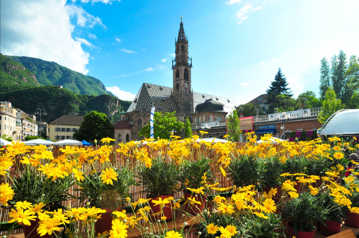 "Bolzano in fiore" tra natura, arte e cultura | Rec News dir. Zaira Bartucca
